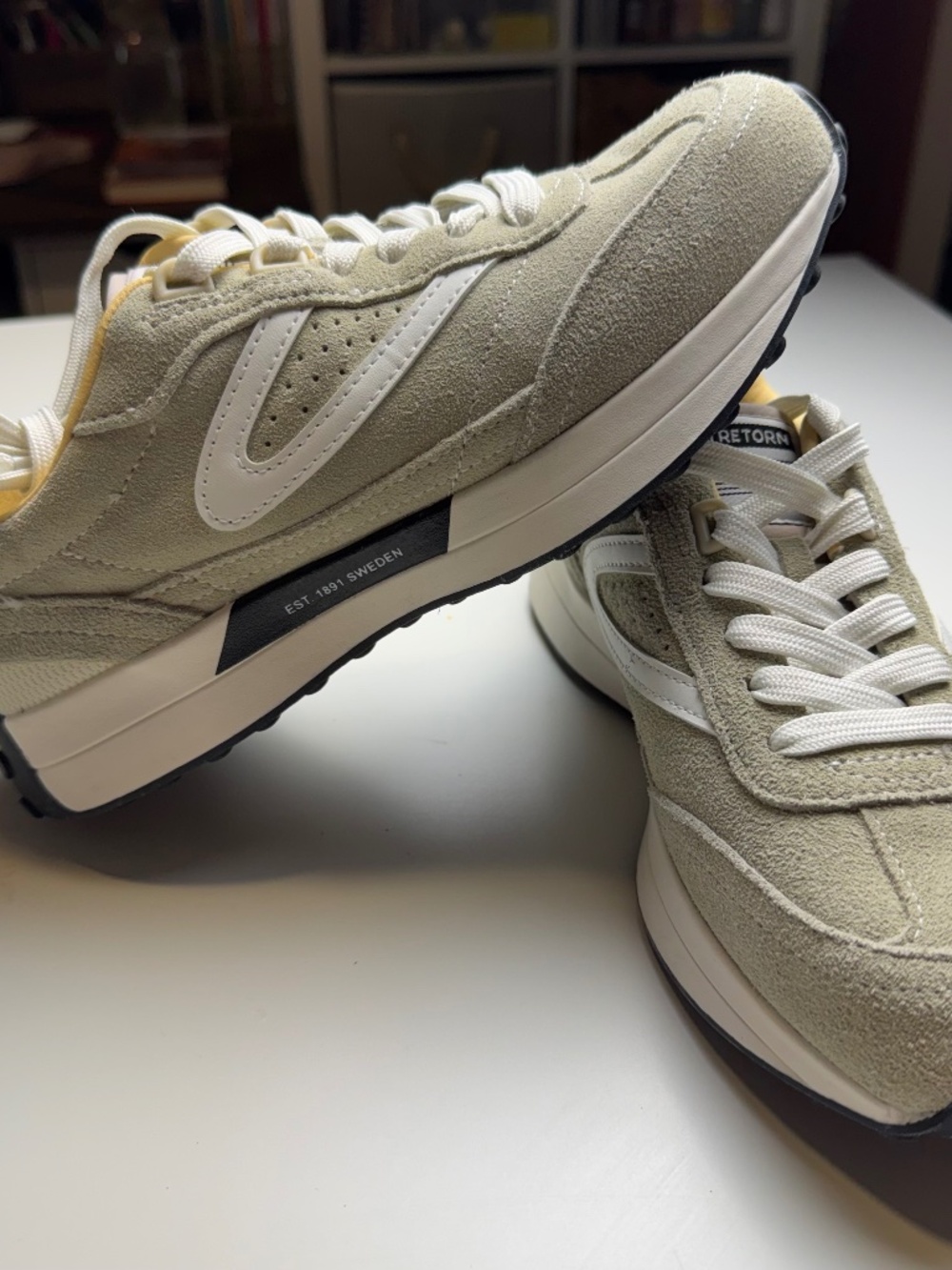 NWOT Tretorn Katie sneakers
